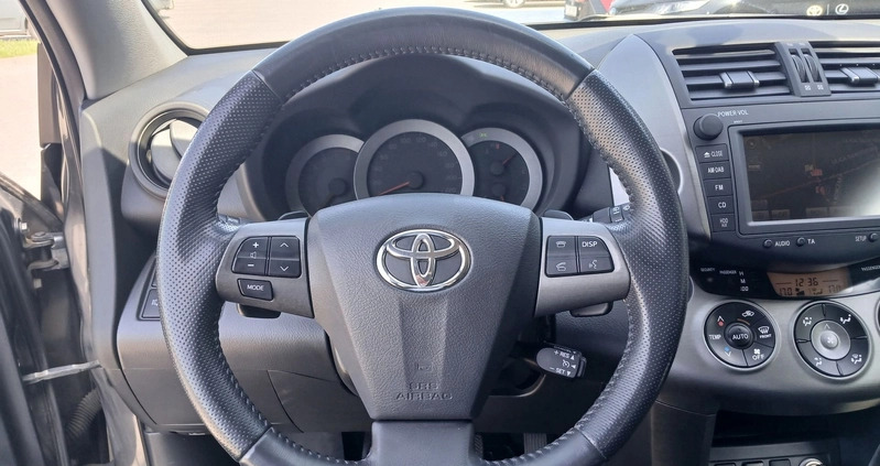 Toyota RAV4 cena 55900 przebieg: 240535, rok produkcji 2011 z Kalisz małe 596